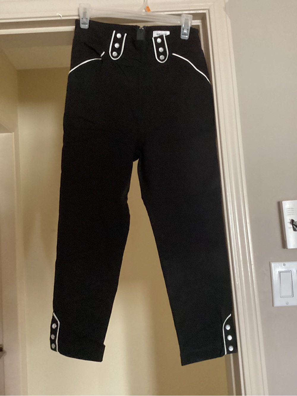 Unique Vintage Black Zip-Back Pencil Skirt